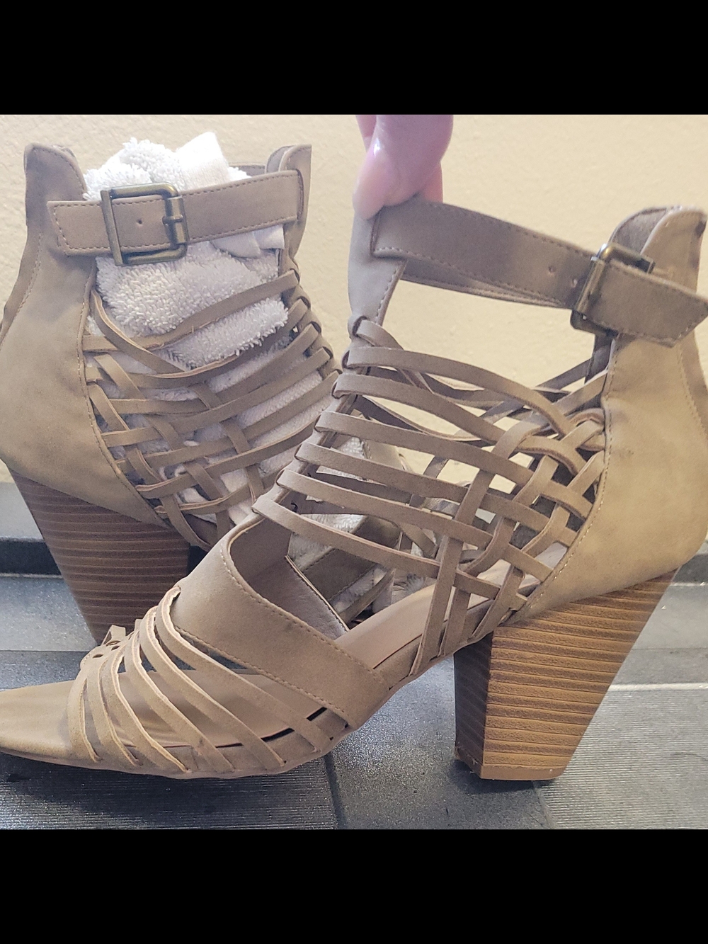 Shoe Dazzle Strappy Taupe Block Heel Sandals - Women Sz 12